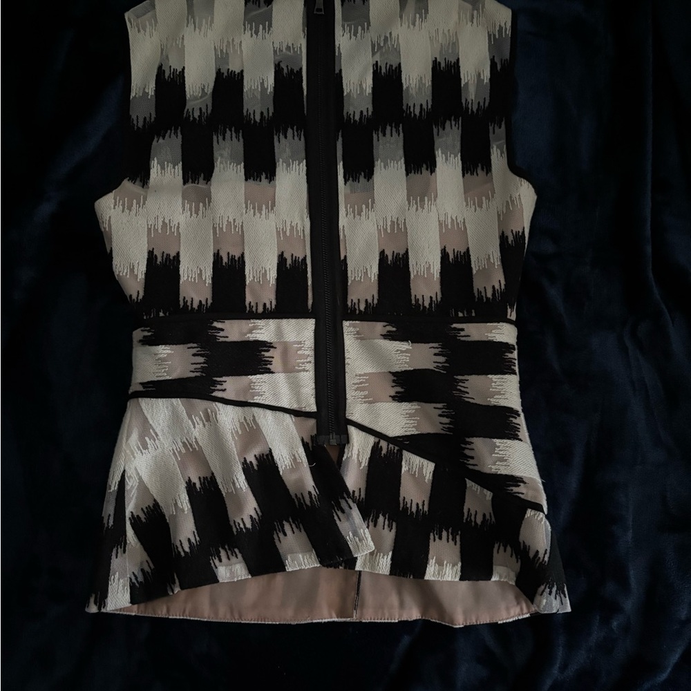 Black and White Patterned Women's Top